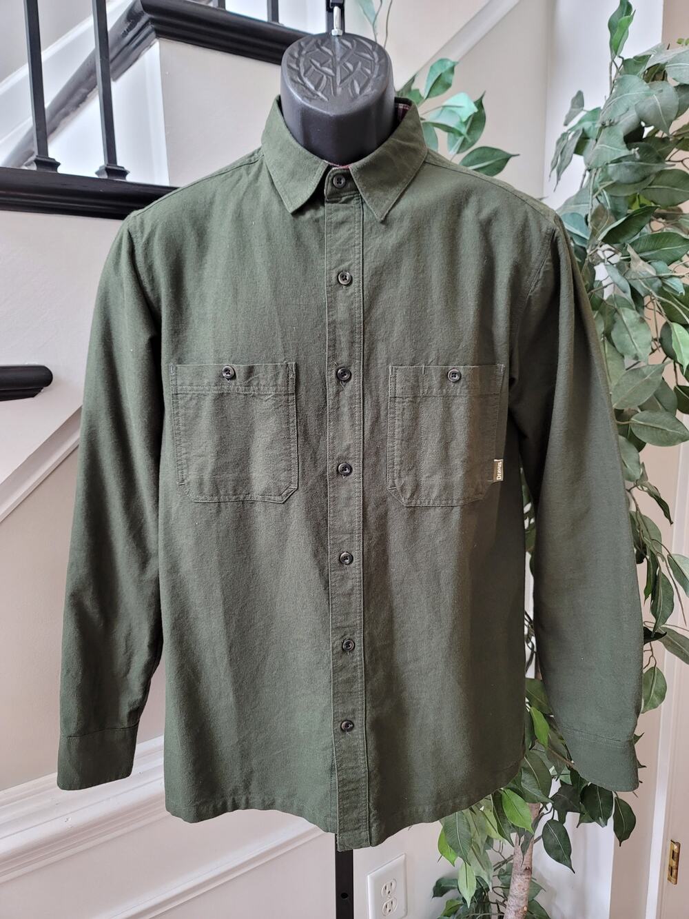 Dravus Button Down Shirt Men's Size Small Olive Green 100% Cotton Front Pockets